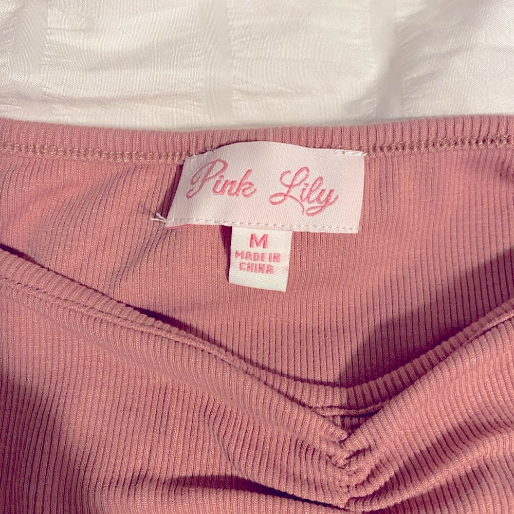 Pink lily crop top - Picture 3 of 3